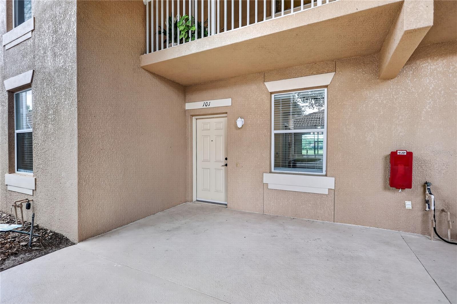 915 FAIRWAYCOVE LANE 101