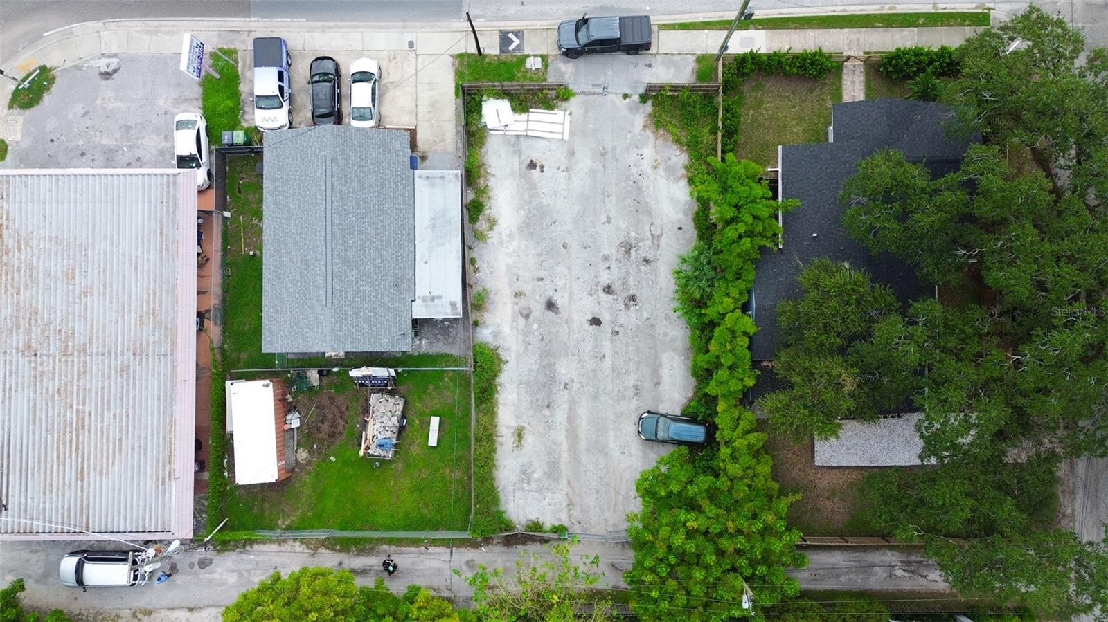 GOODS ADD TO TAMPA - Commercial Sale