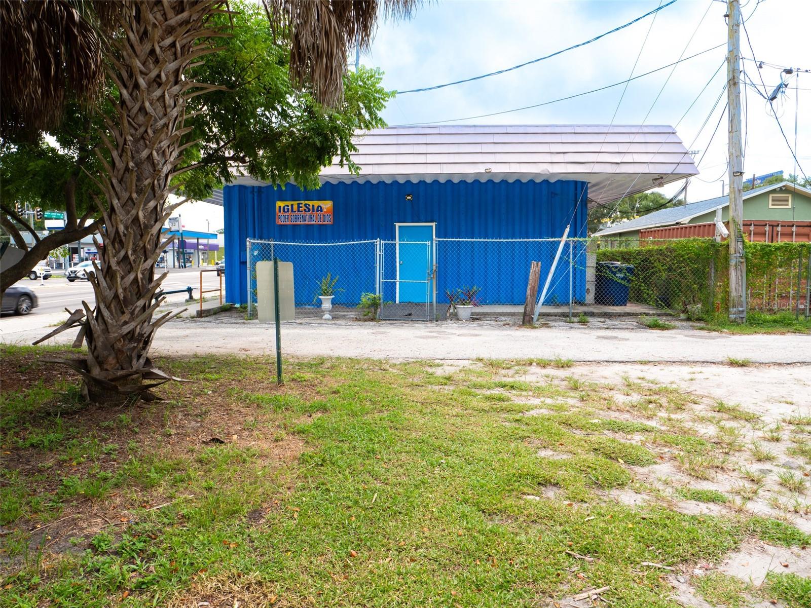 GOODS ADD TO TAMPA - Commercial Sale