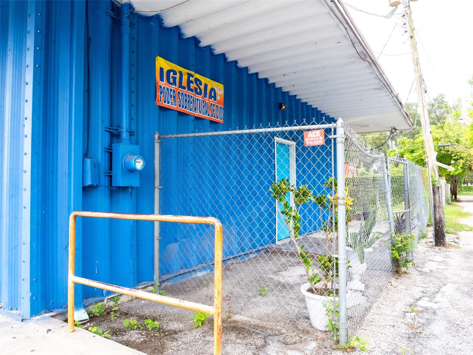 GOODS ADD TO TAMPA - Commercial Sale