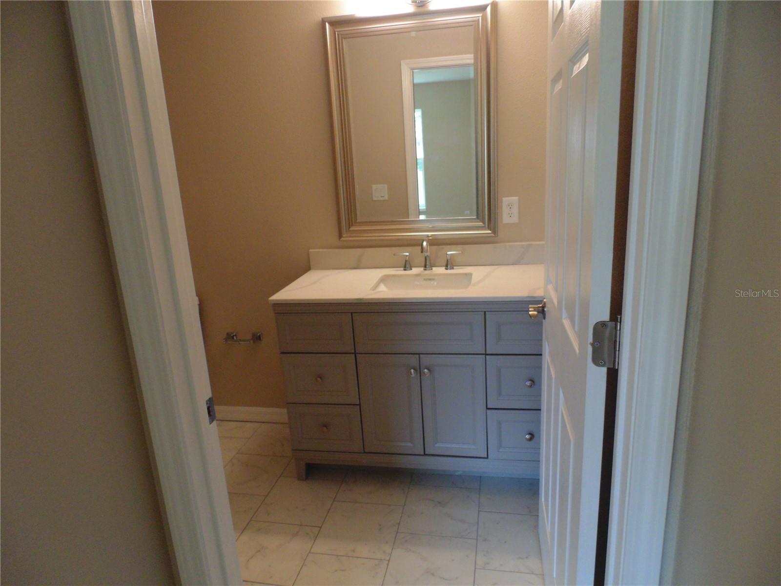 PALM CAY - Residential