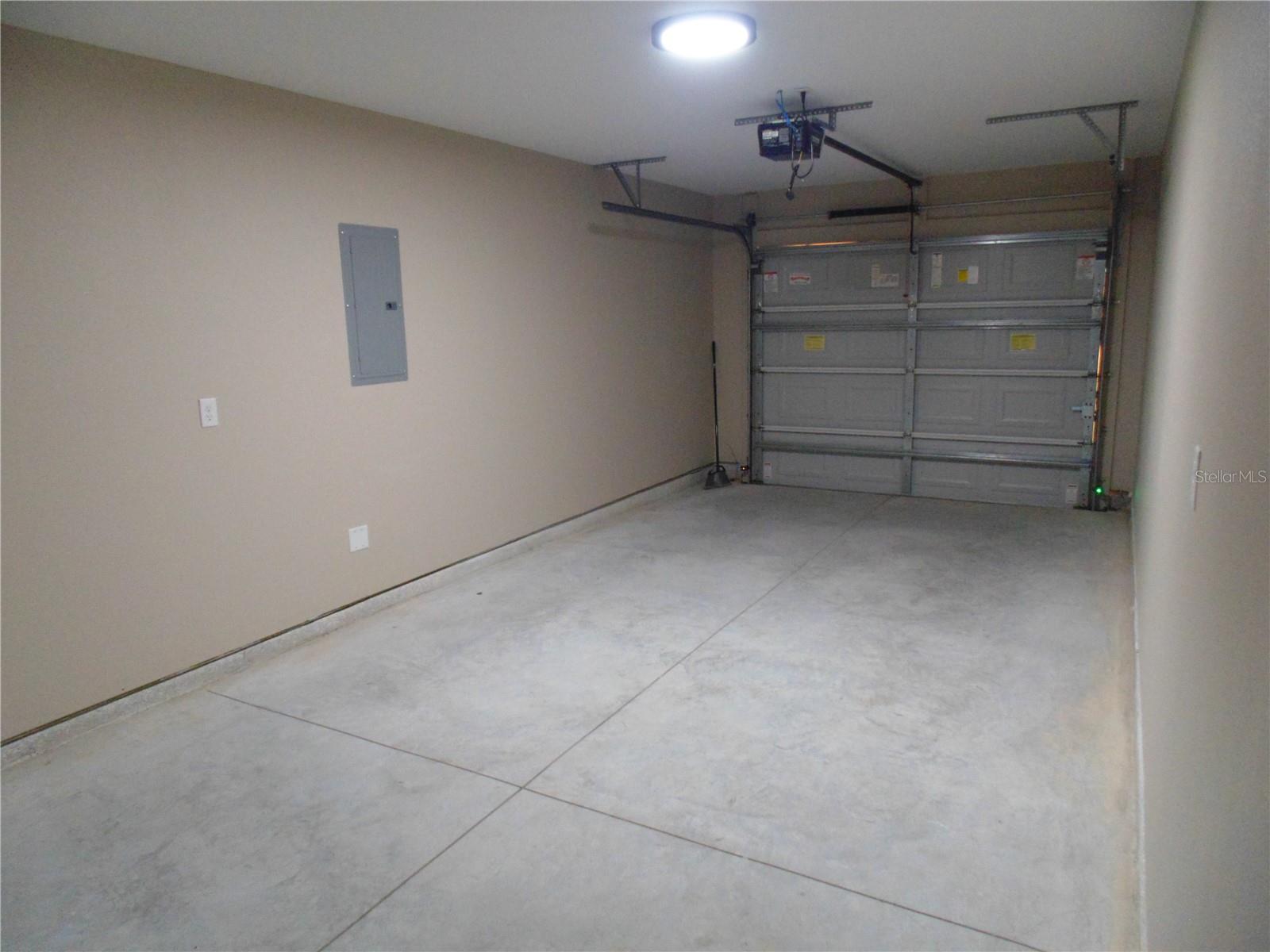 PALM CAY - Residential