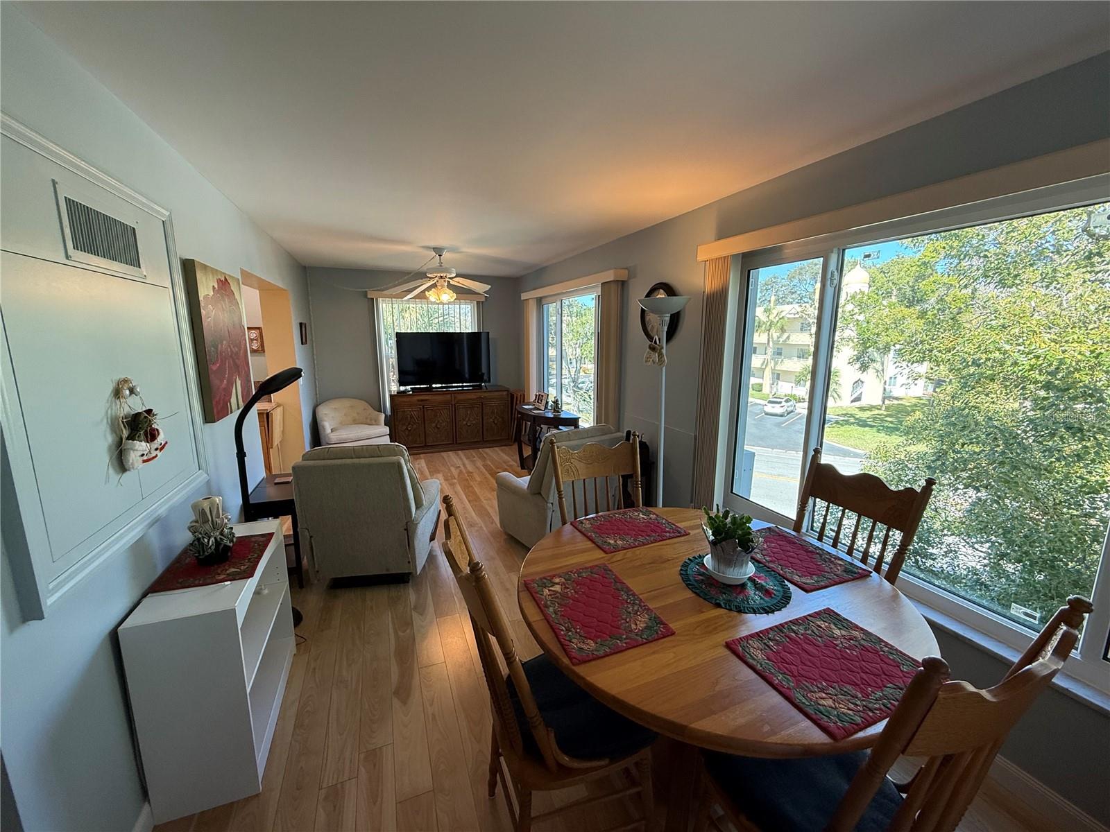 ON TOP OF THE WORLD - Residential