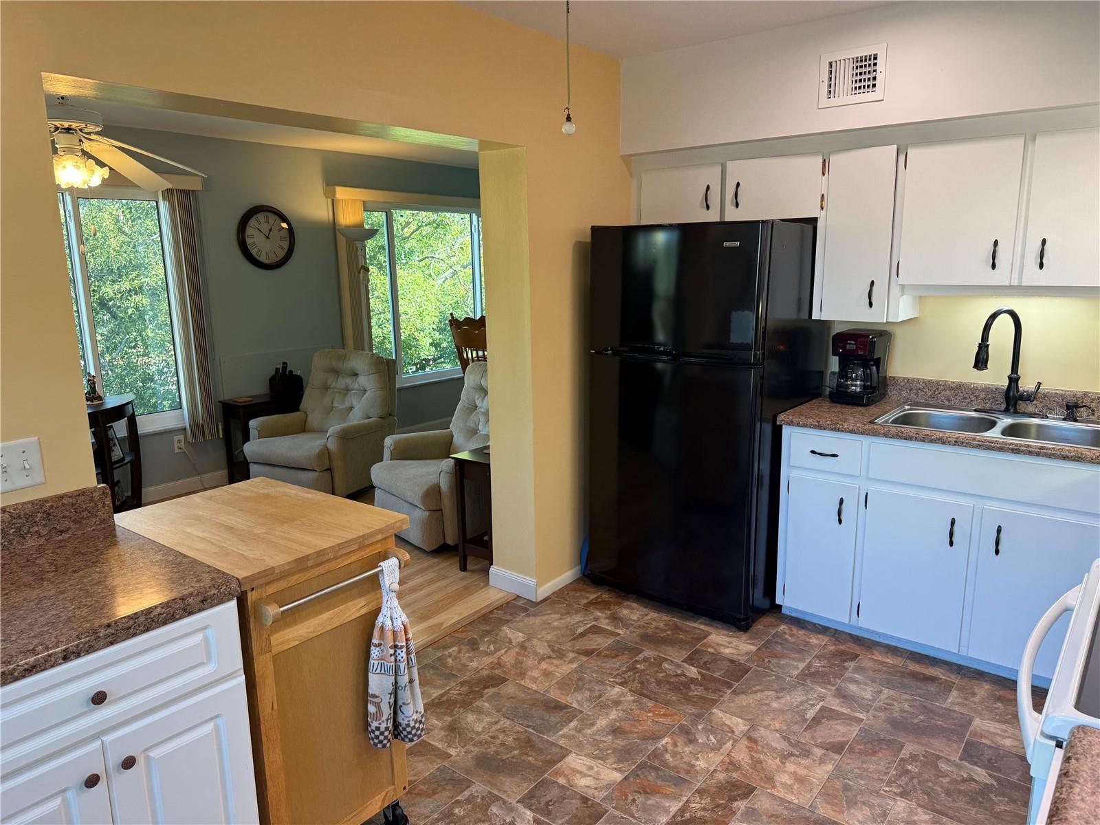 ON TOP OF THE WORLD - Residential