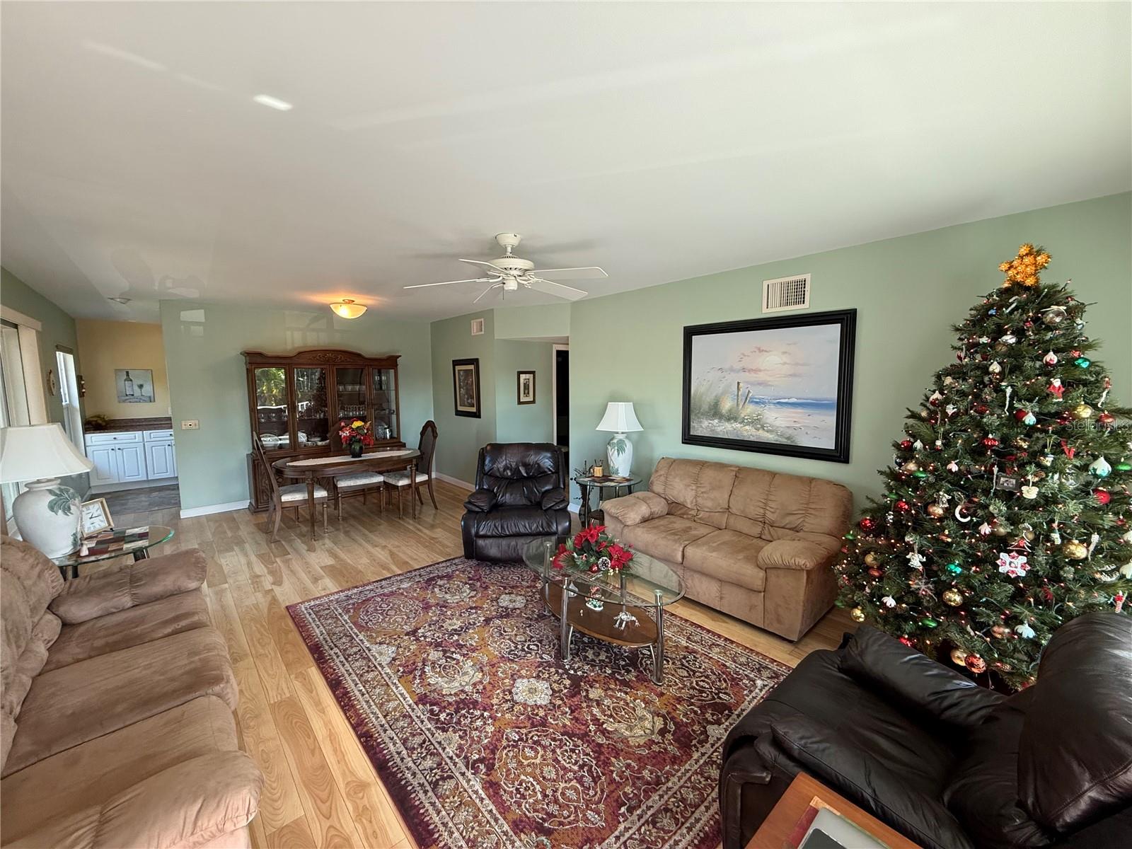 ON TOP OF THE WORLD - Residential