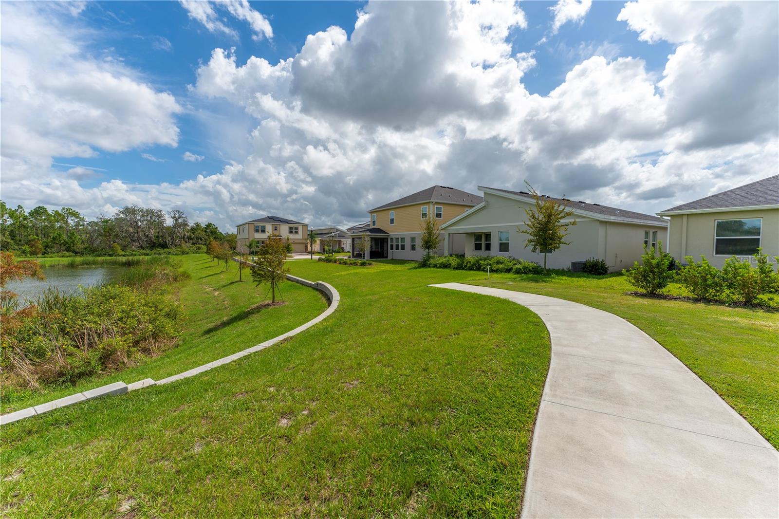 CHAMPIONS POINTE 50S - Residential Lease