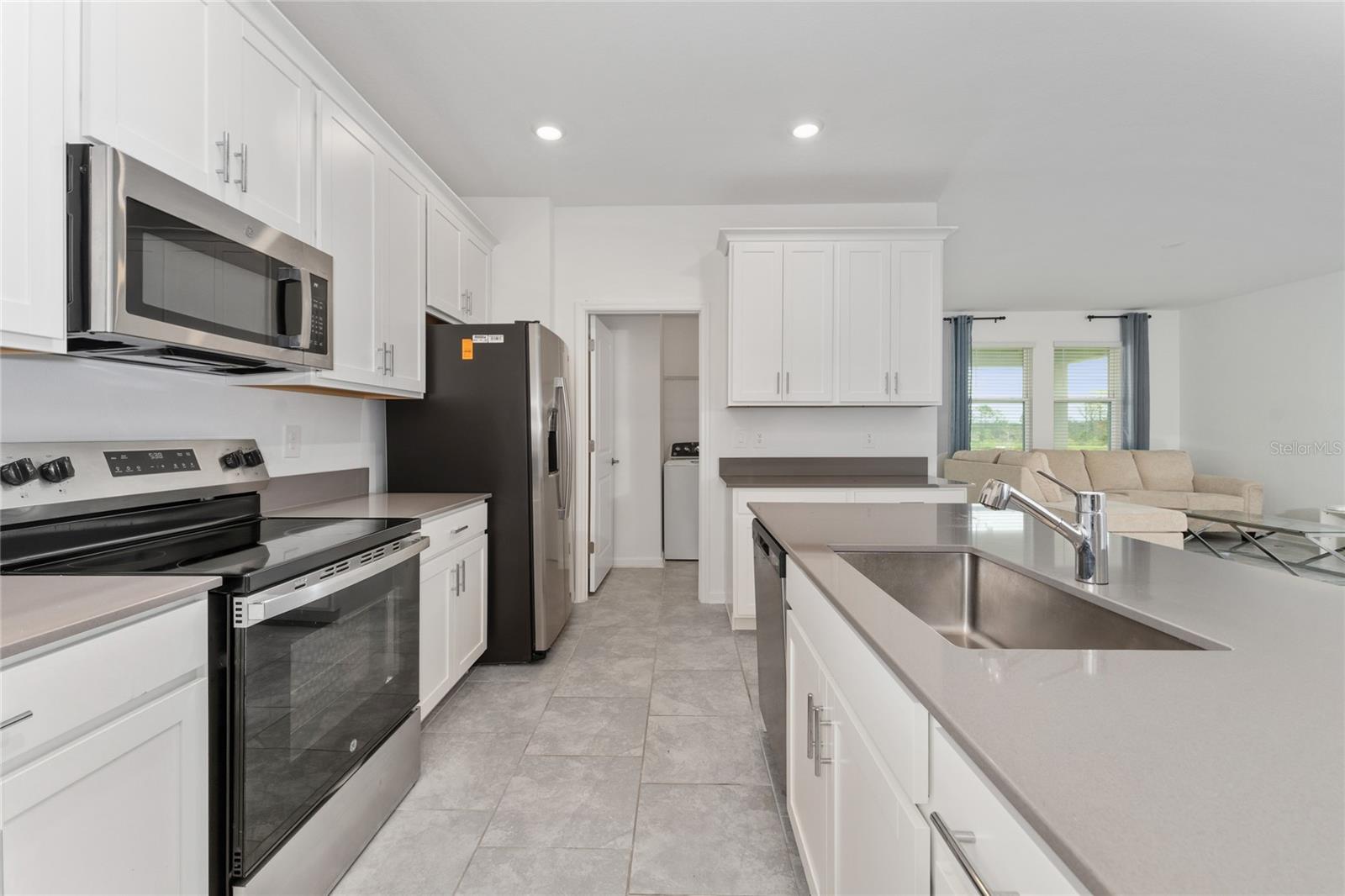 CHAMPIONS POINTE 50S - Residential Lease