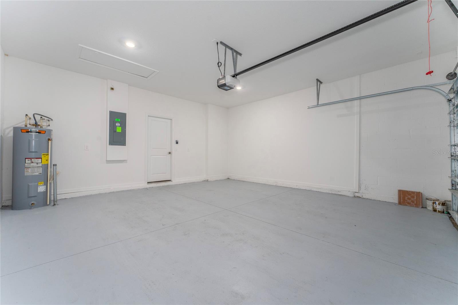 CHAMPIONS POINTE 50S - Residential Lease