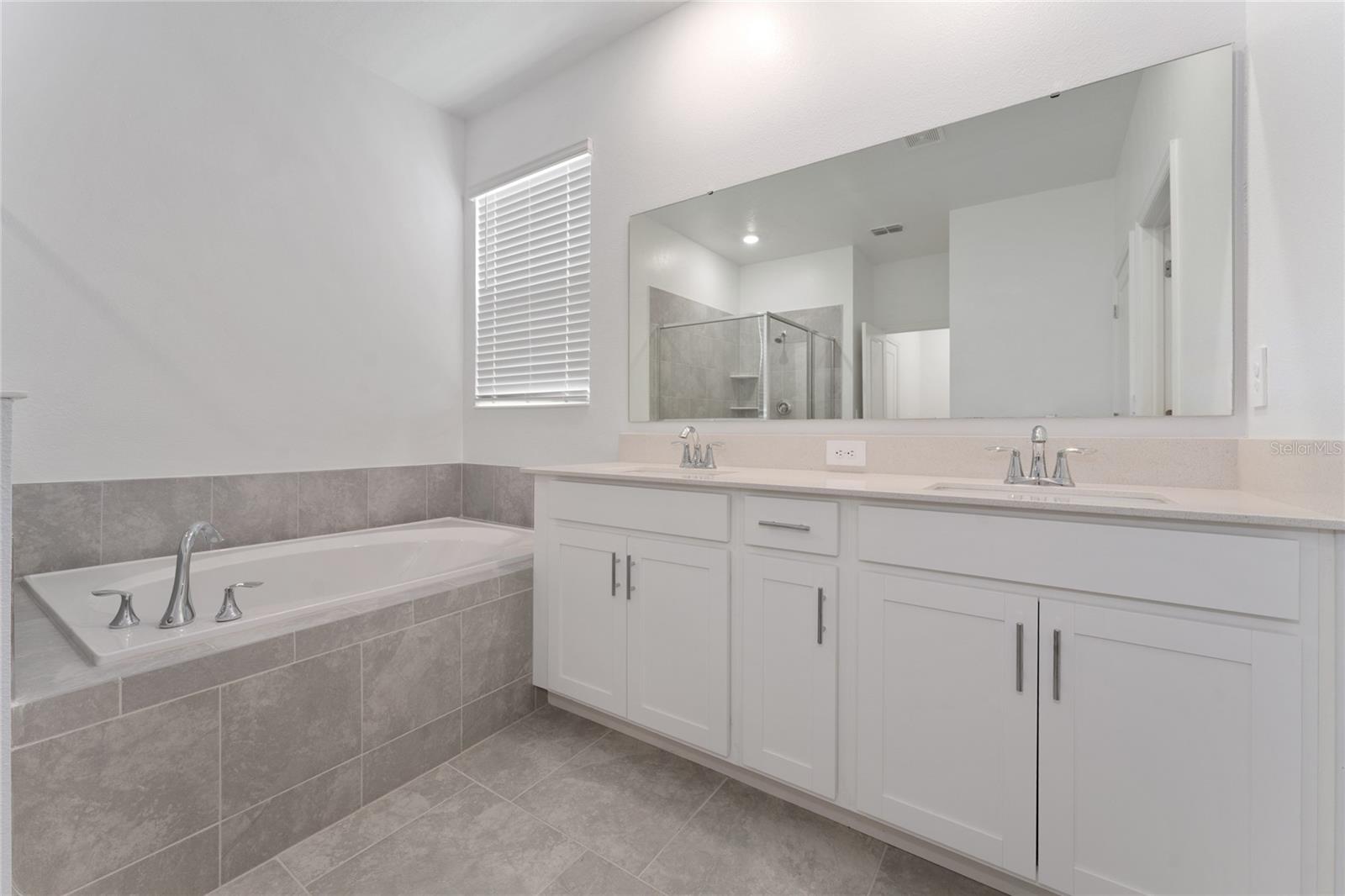 CHAMPIONS POINTE 50S - Residential Lease