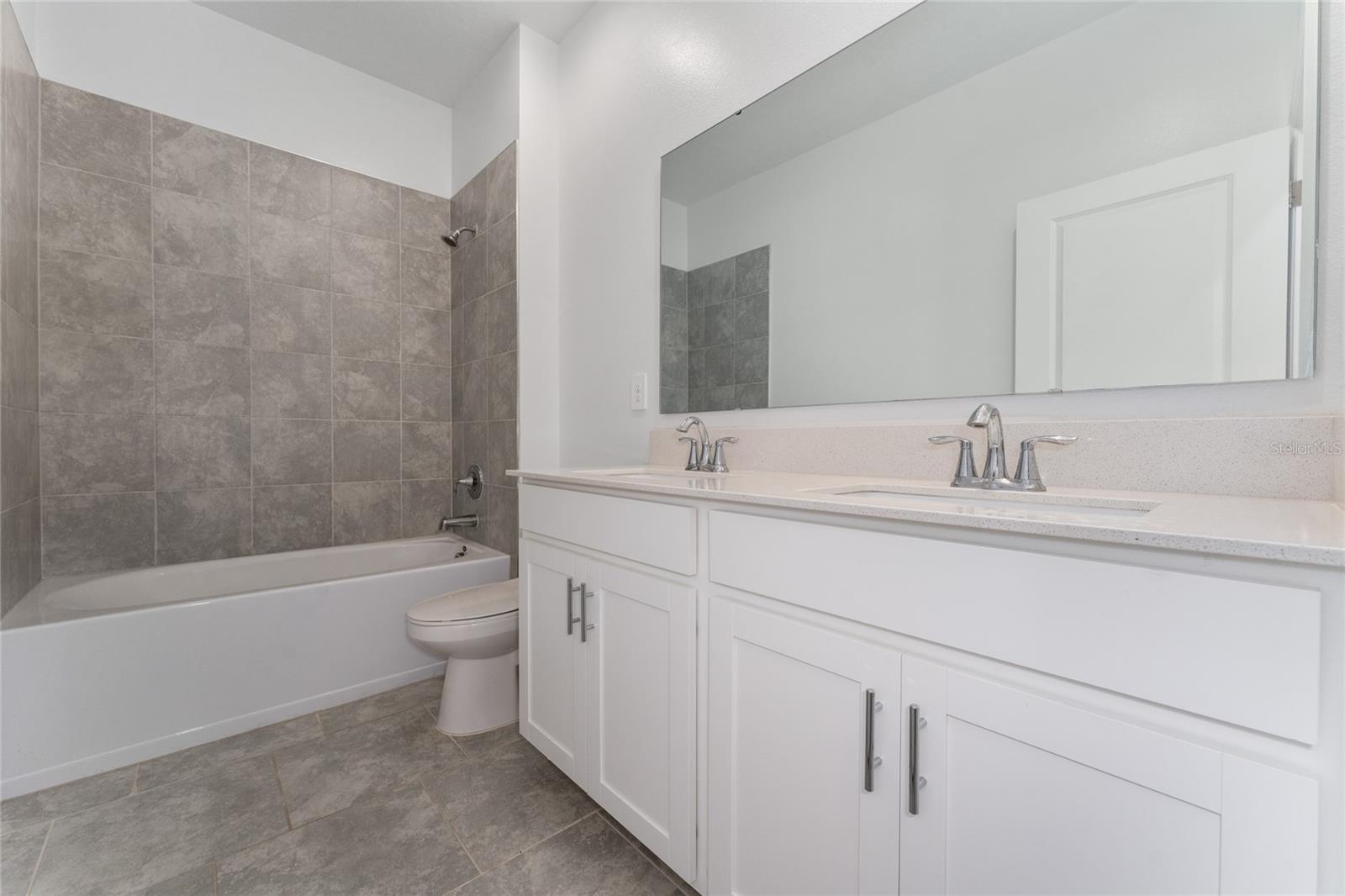 CHAMPIONS POINTE 50S - Residential Lease