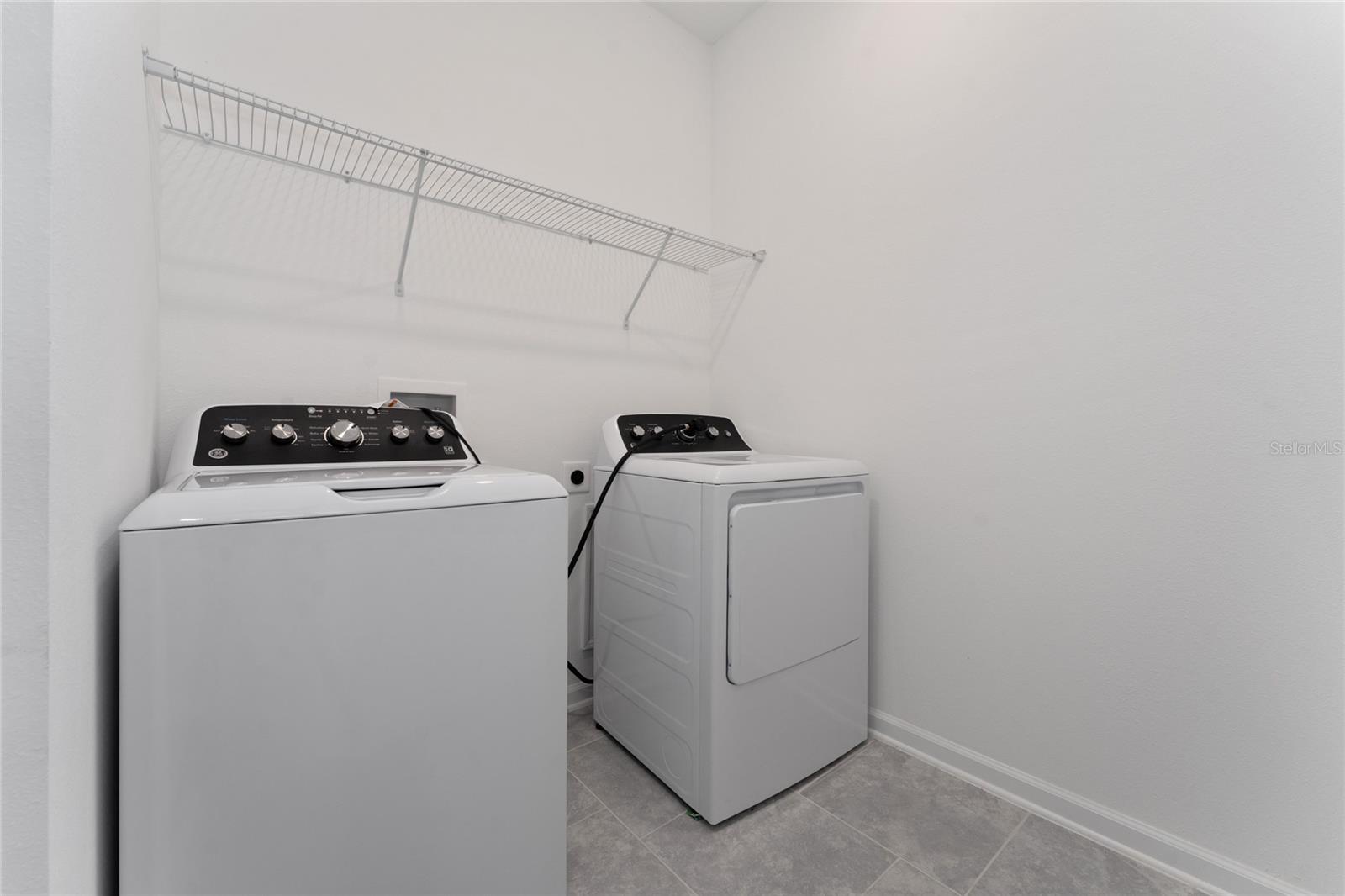 CHAMPIONS POINTE 50S - Residential Lease