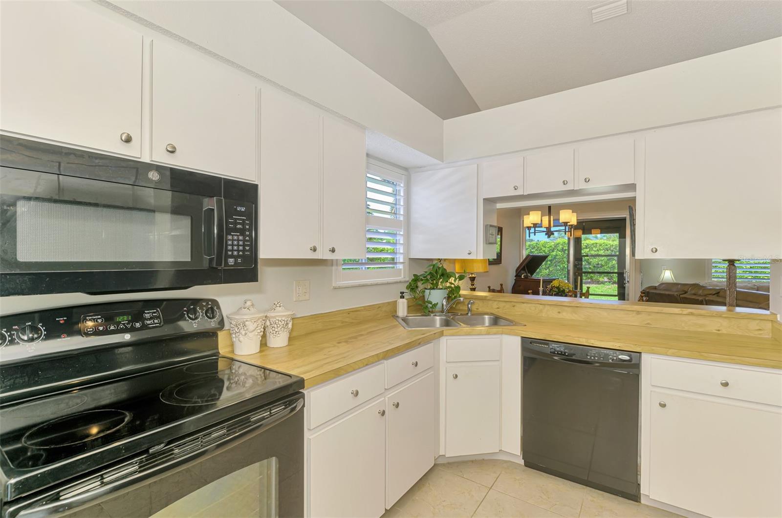 HERON LAKES - Residential