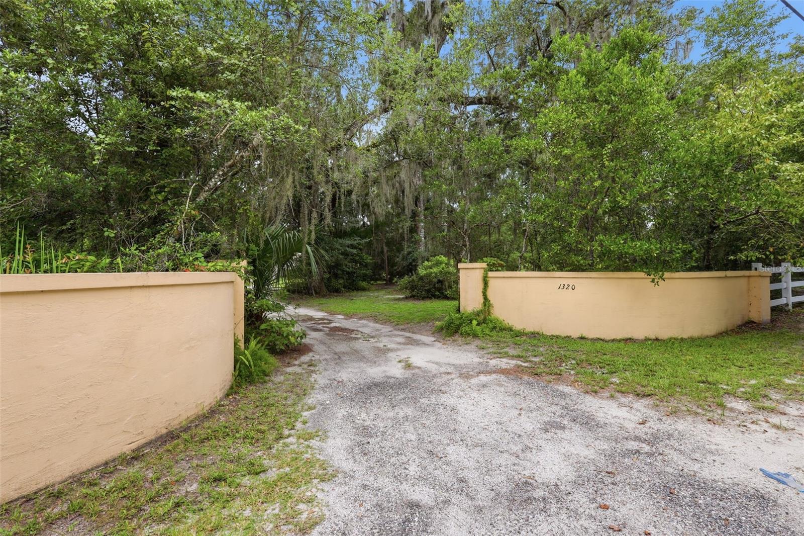 1320 W TAYLOR ROAD