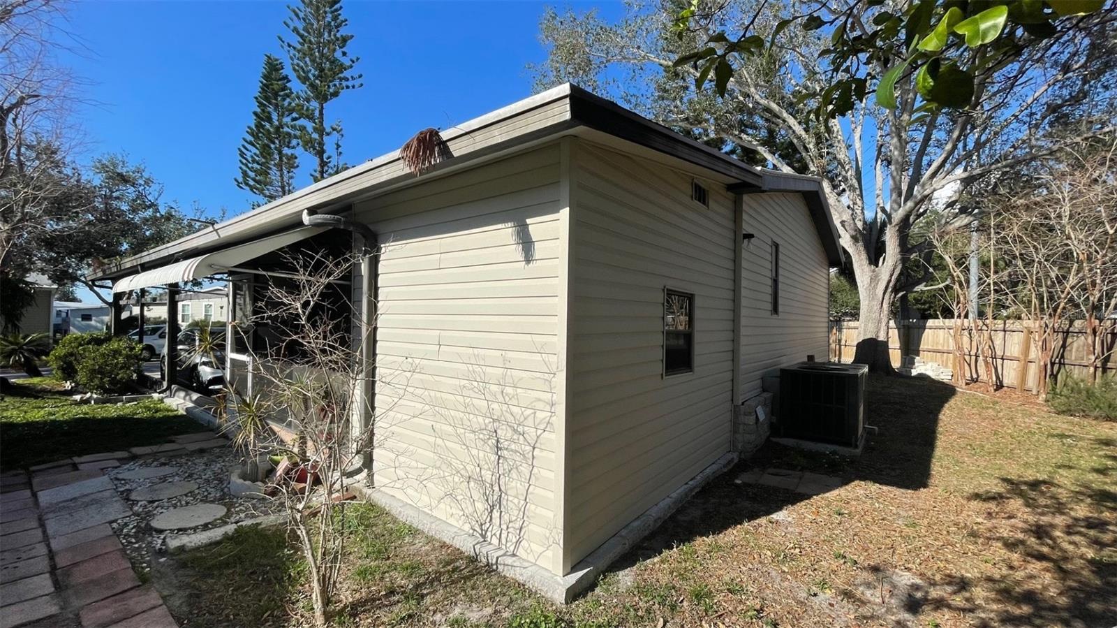 3706 WINWARD LAKES DRIVE