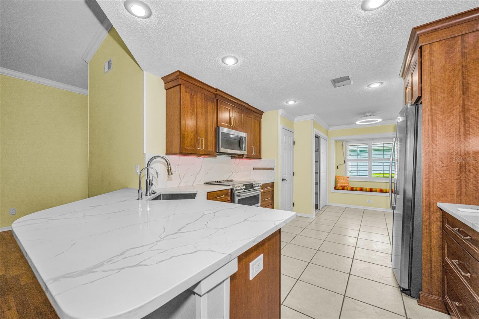 MANCHESTER III CONDO PHA - Residential