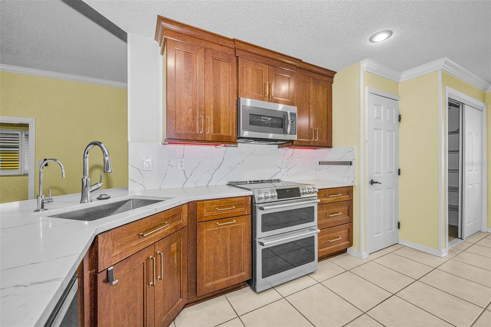 MANCHESTER III CONDO PHA - Residential