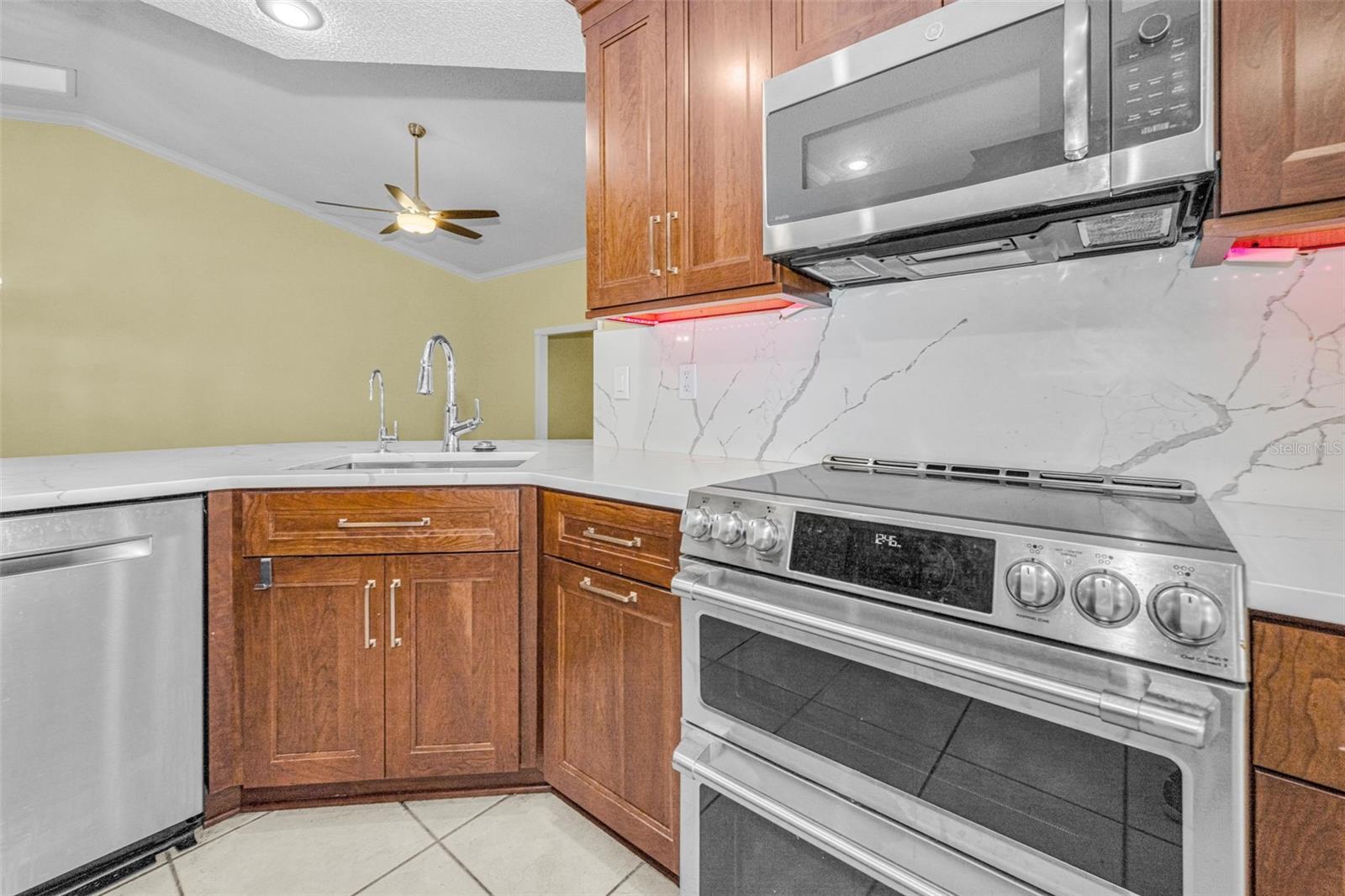 MANCHESTER III CONDO PHA - Residential