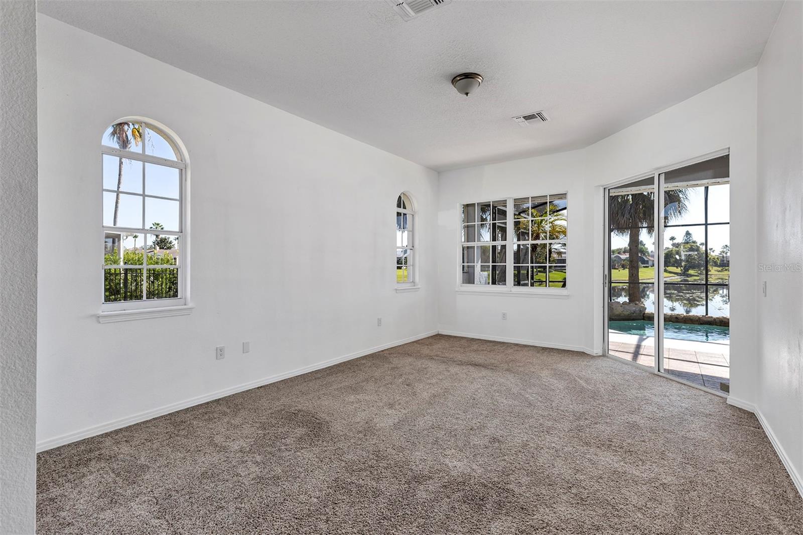 HUNTERS CREEK TR 200-215 PH 01 - Residential