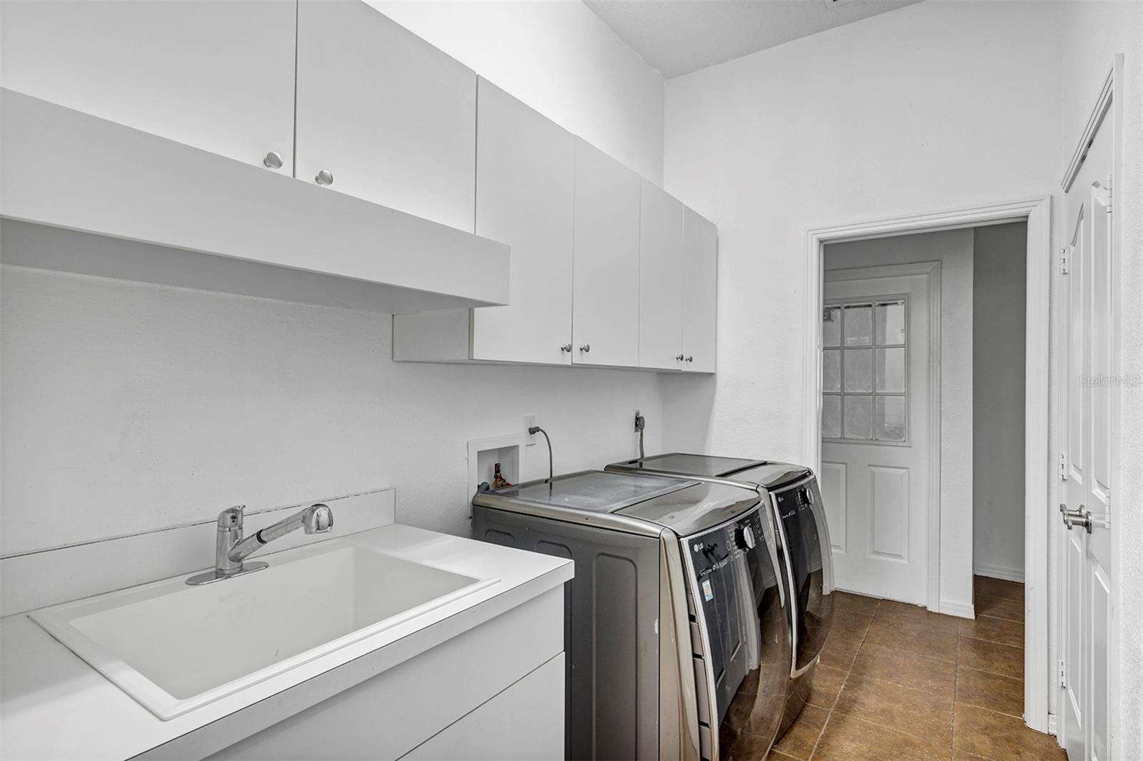 HUNTERS CREEK TR 200-215 PH 01 - Residential