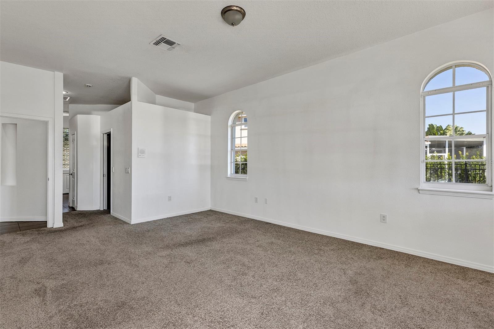 HUNTERS CREEK TR 200-215 PH 01 - Residential