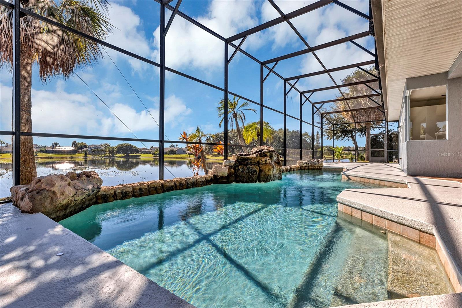 HUNTERS CREEK TR 200-215 PH 01 - Residential