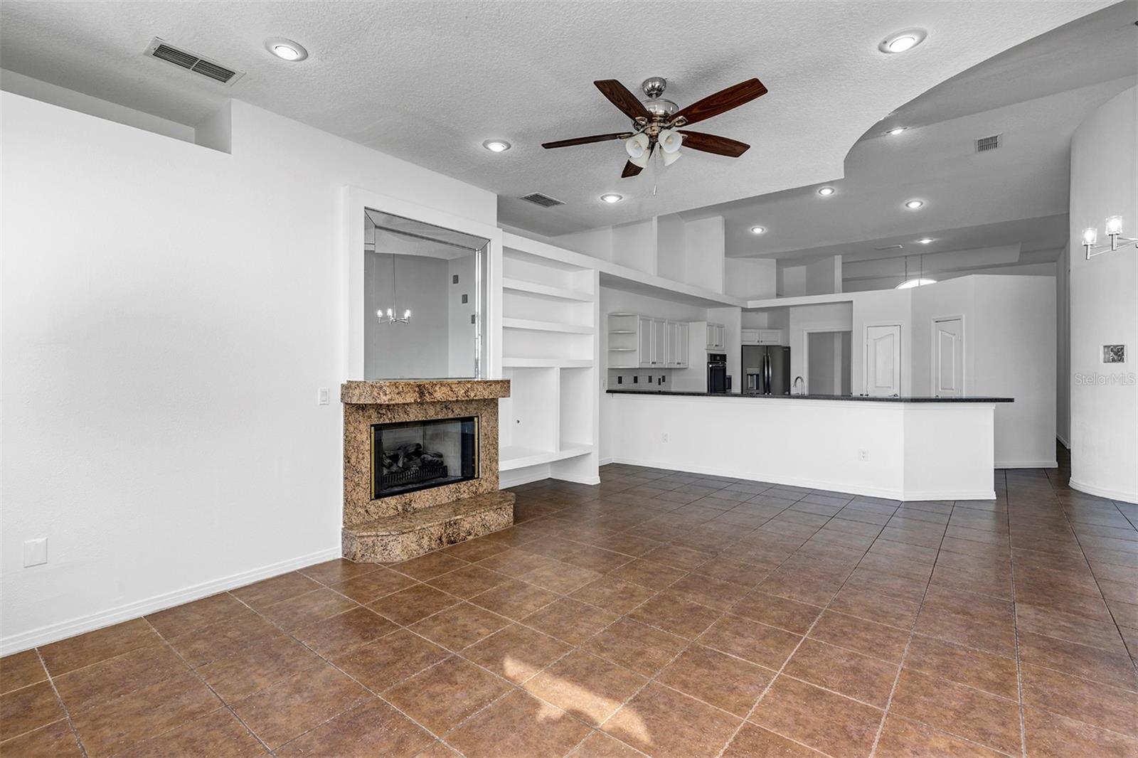 HUNTERS CREEK TR 200-215 PH 01 - Residential