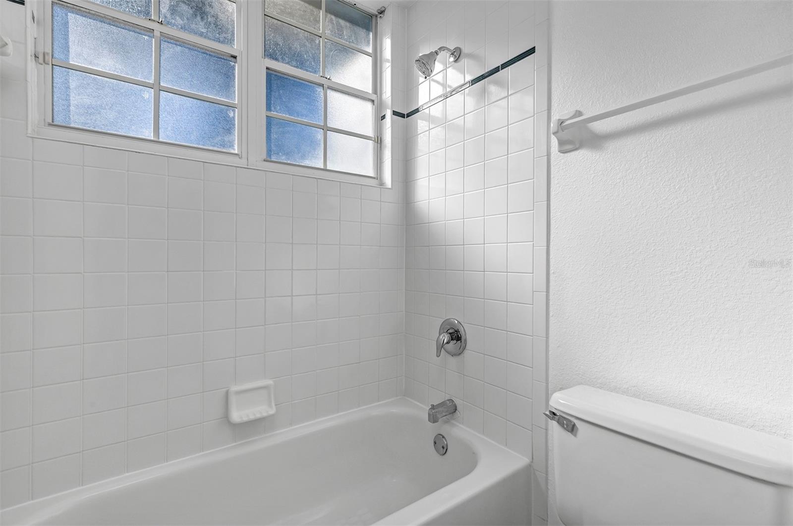 HUNTERS CREEK TR 200-215 PH 01 - Residential