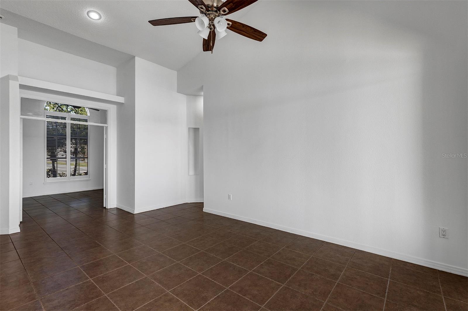 HUNTERS CREEK TR 200-215 PH 01 - Residential