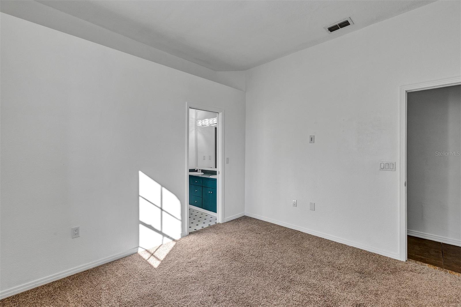 HUNTERS CREEK TR 200-215 PH 01 - Residential