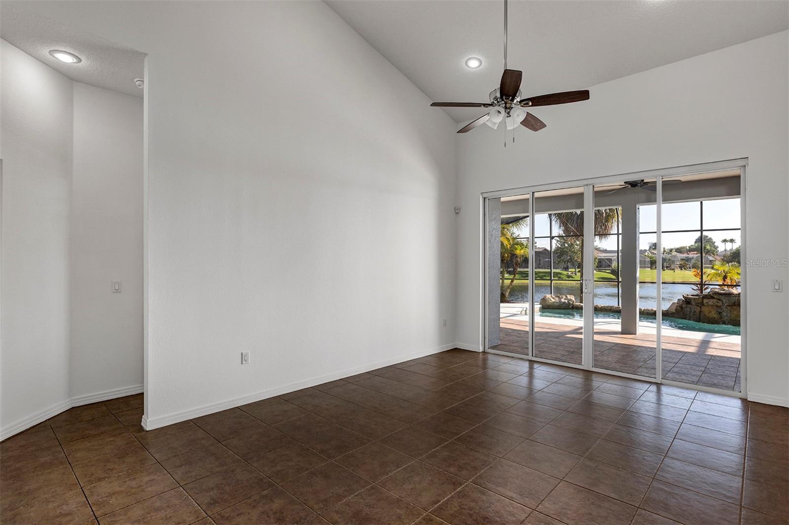 HUNTERS CREEK TR 200-215 PH 01 - Residential