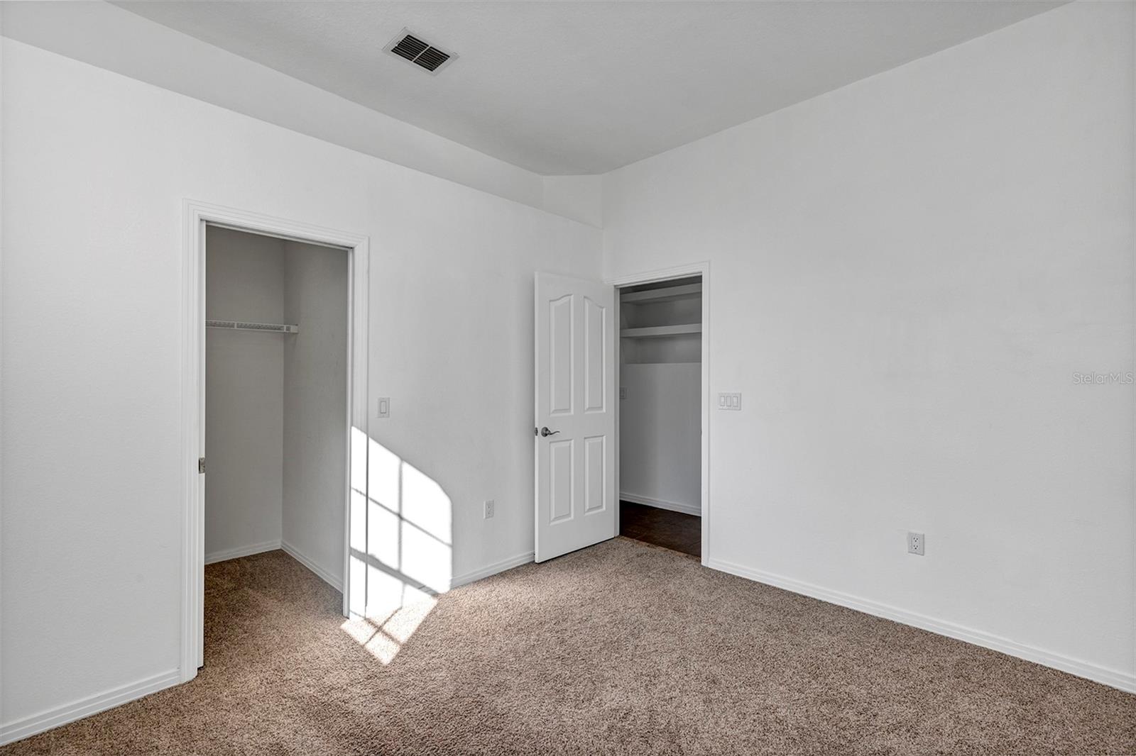 HUNTERS CREEK TR 200-215 PH 01 - Residential