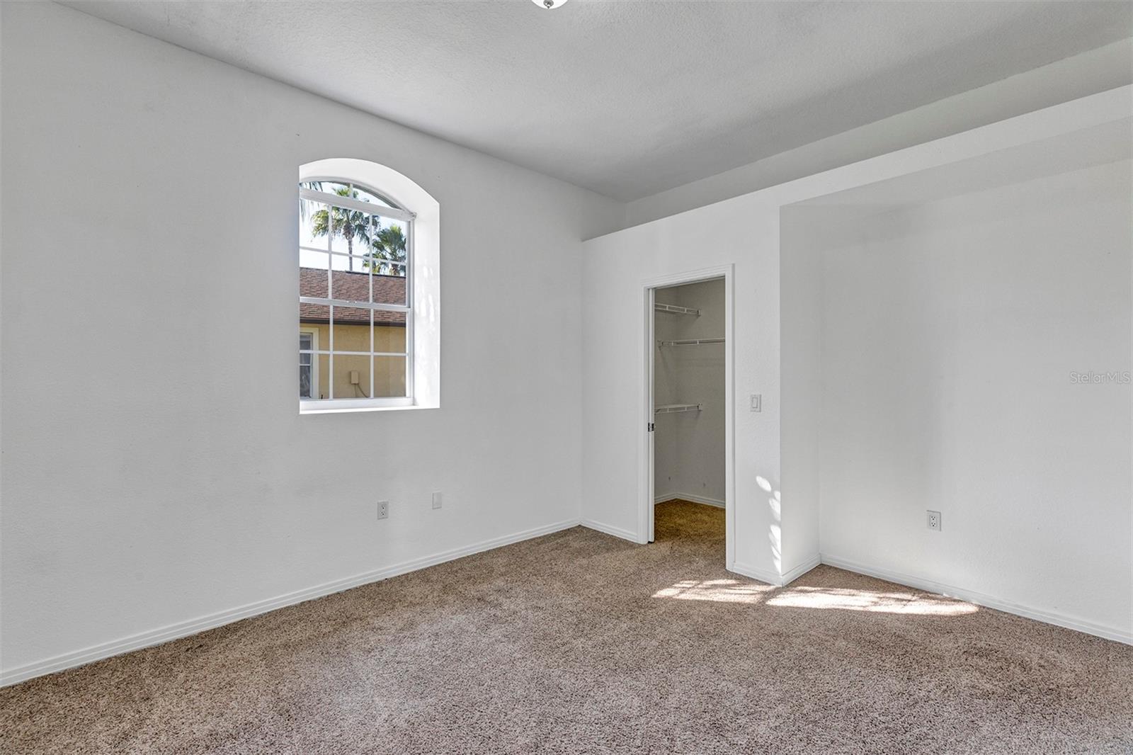 HUNTERS CREEK TR 200-215 PH 01 - Residential