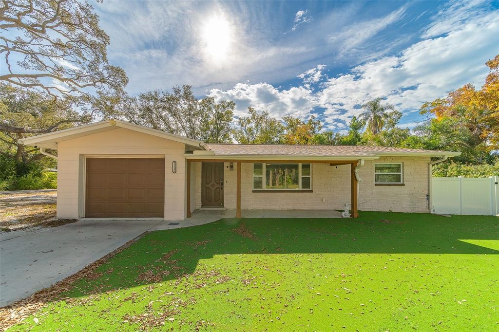 Photo of 11146 51st Avenue N, St Petersburg, FL 33708 (MLS # TB8462146)