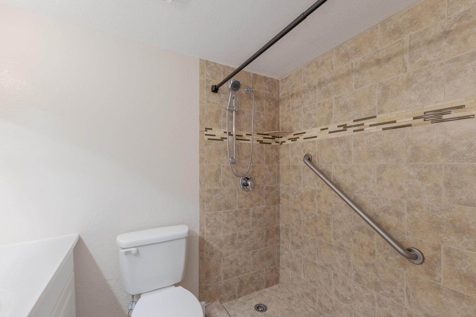 GREENVIEW VILLAS - Residential