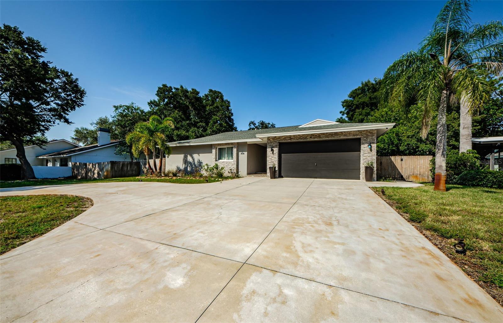 1120 LANCER LN