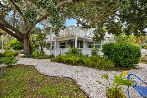 A home in PALMETTO