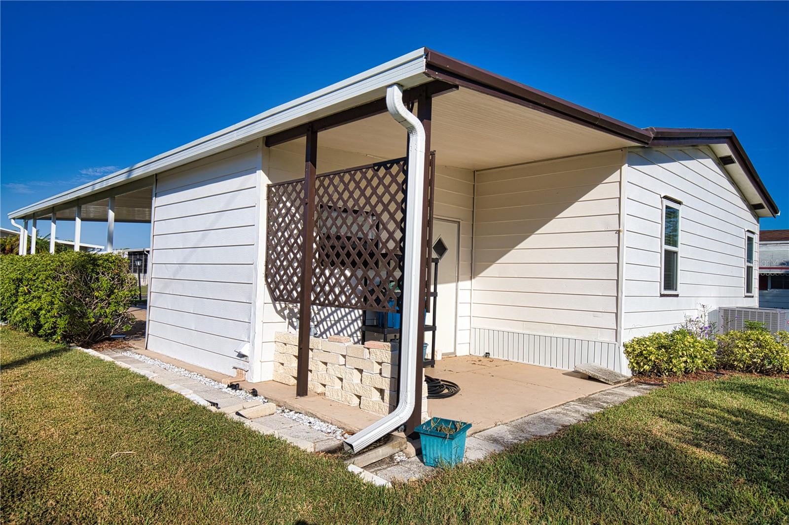 LA CASA MHP CO-OP - Residential