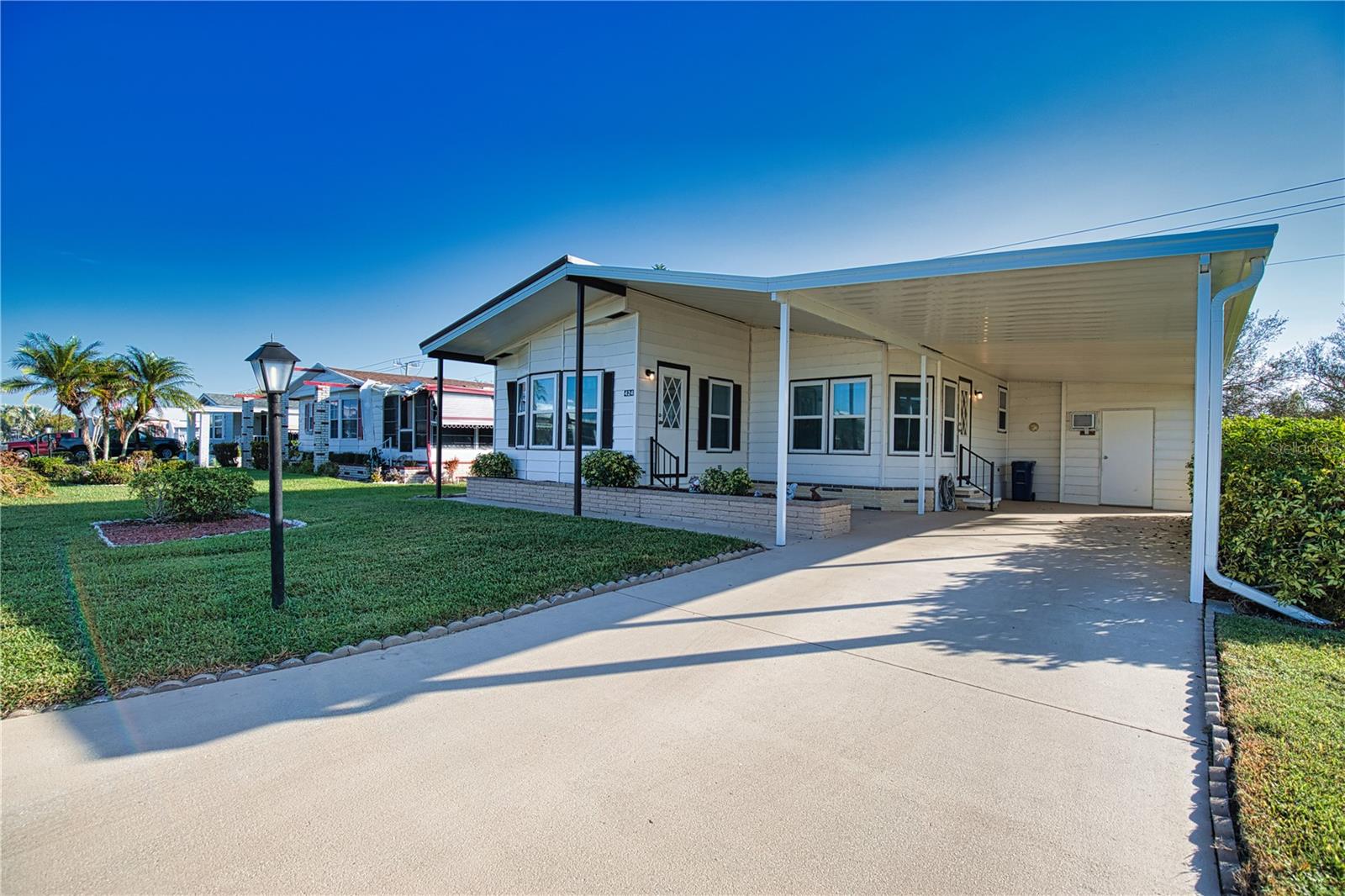 LA CASA MHP CO-OP - Residential