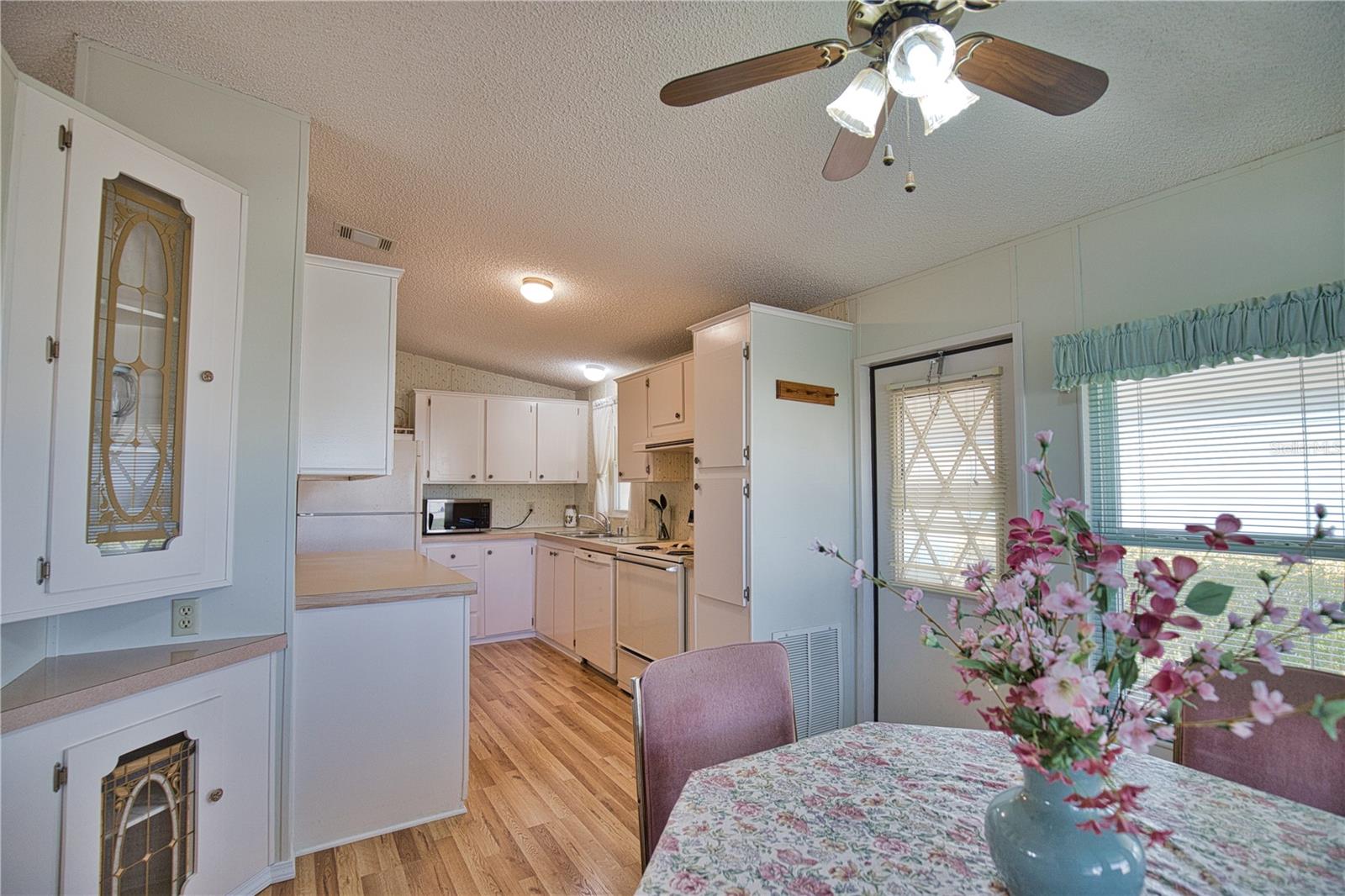 LA CASA MHP CO-OP - Residential