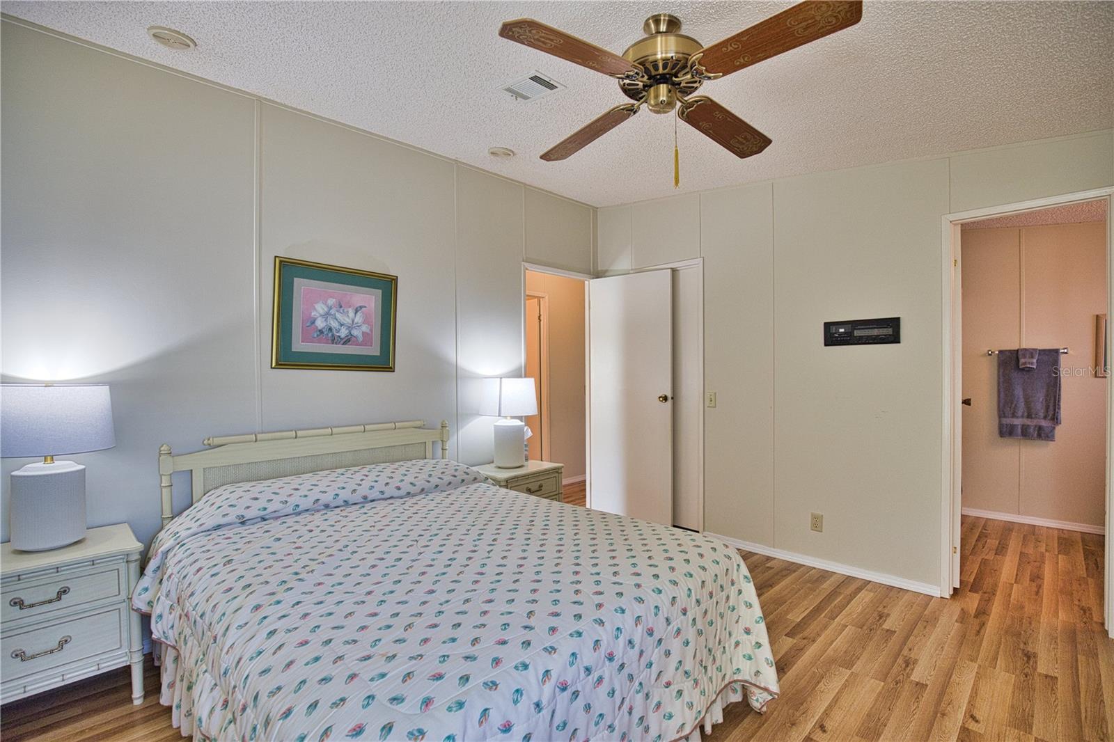 LA CASA MHP CO-OP - Residential