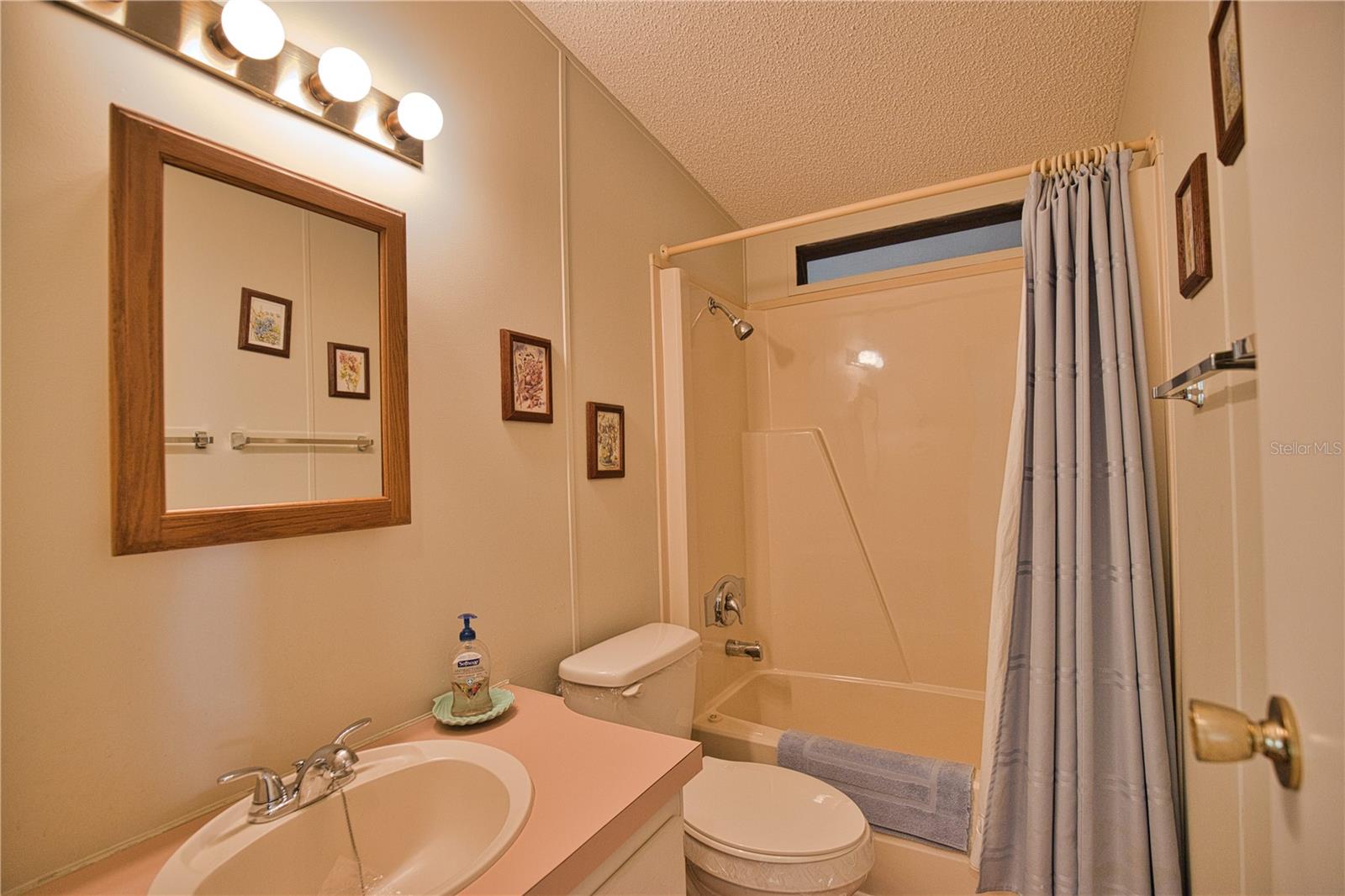 LA CASA MHP CO-OP - Residential