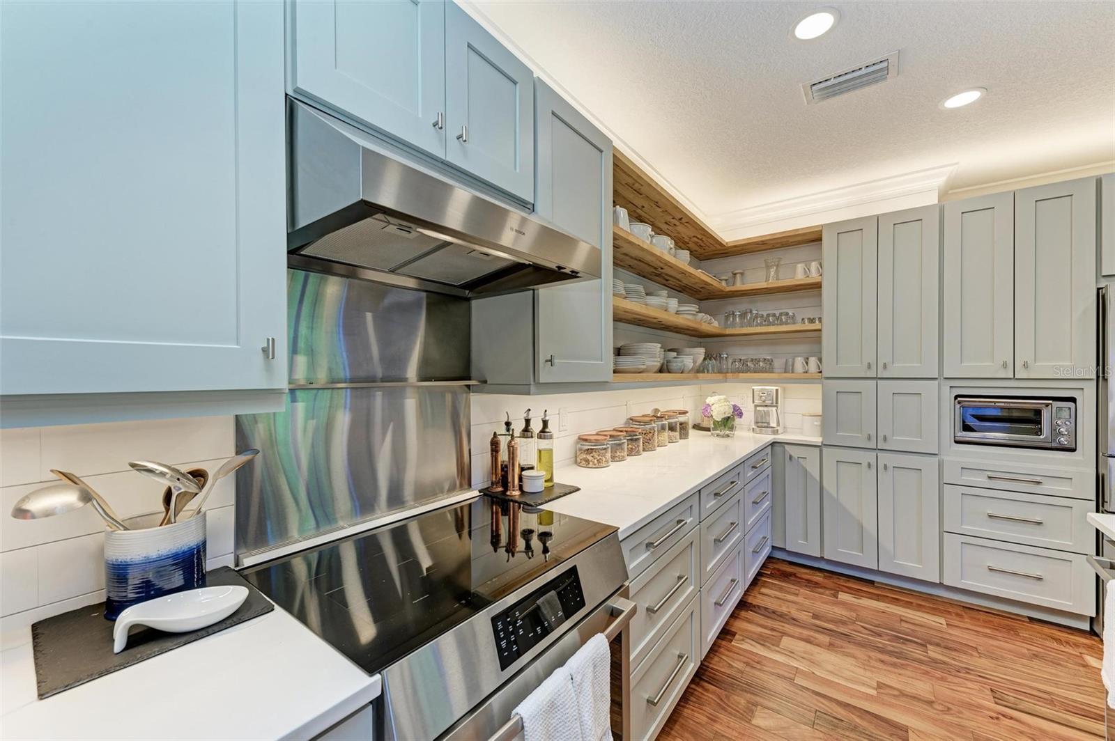 LAGUNA YACHT VILLAGE - Residential