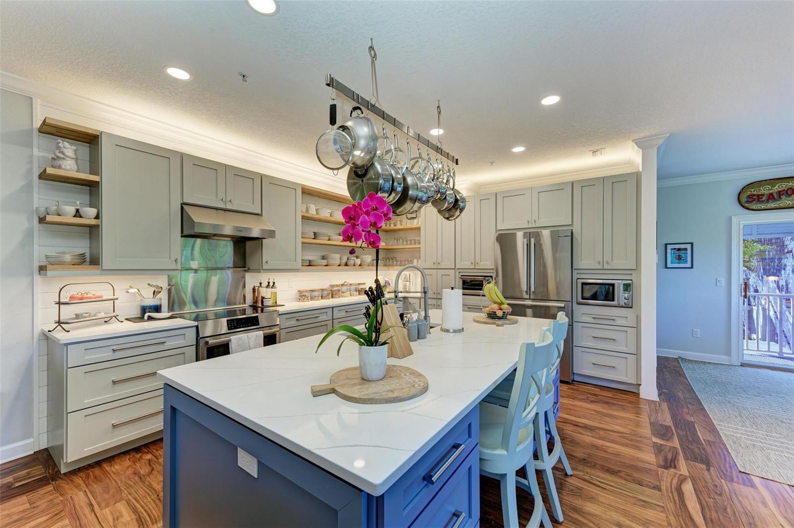 LAGUNA YACHT VILLAGE - Residential