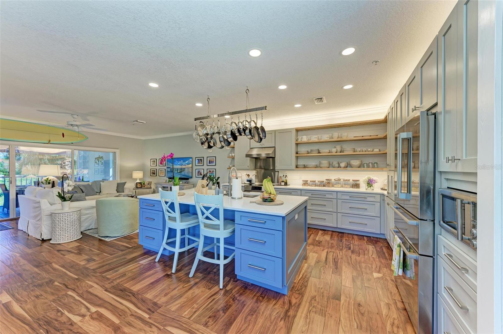 LAGUNA YACHT VILLAGE - Residential