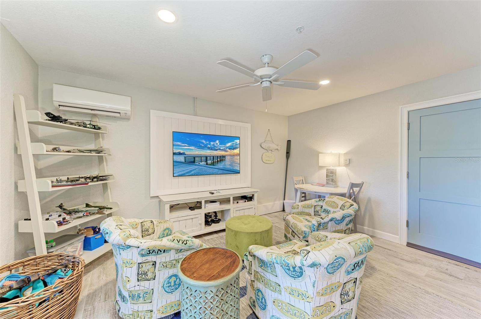 LAGUNA YACHT VILLAGE - Residential