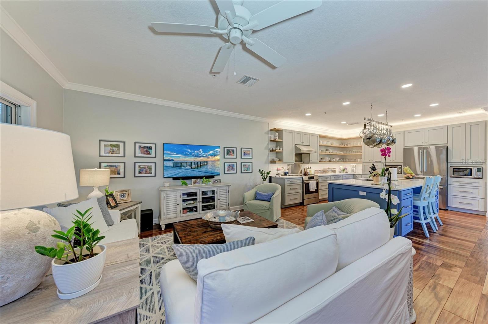 LAGUNA YACHT VILLAGE - Residential