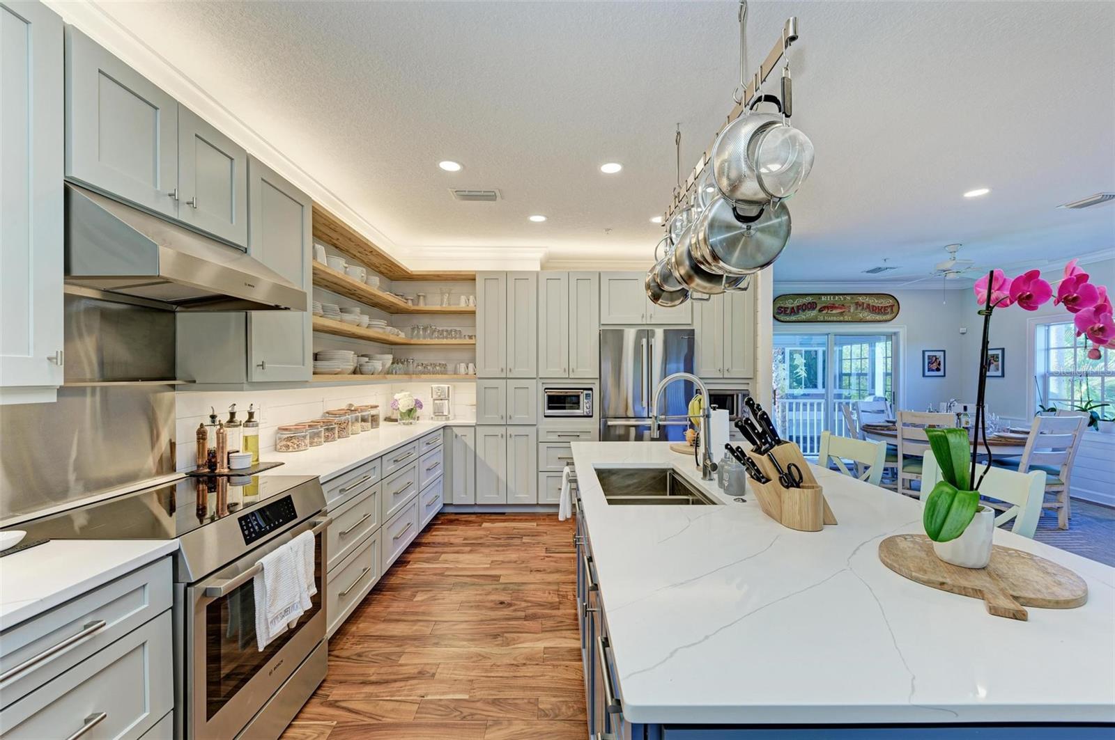 LAGUNA YACHT VILLAGE - Residential