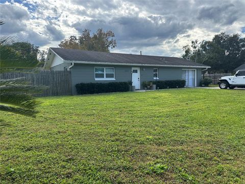 Photo of 4850 Lake Shore Drive, Saint Cloud, FL 34772 (MLS # S5138065)
