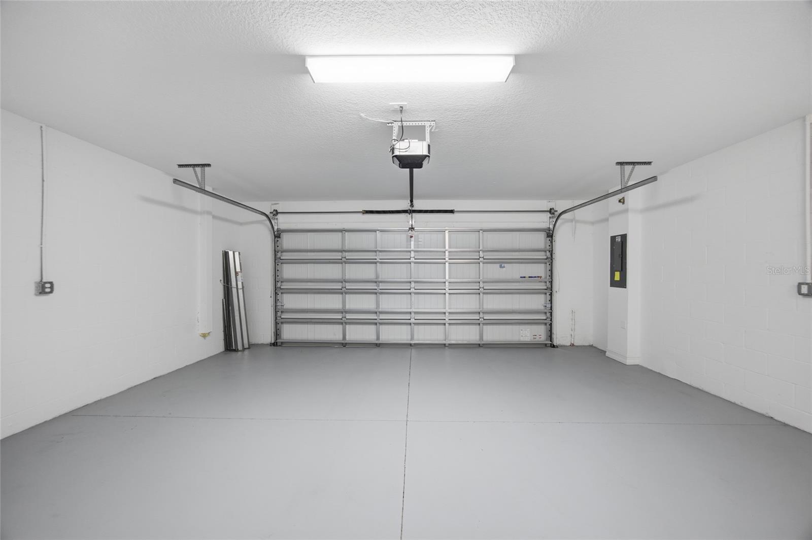 TOWNES AT MANHATTAN CROSSING - Residential Lease