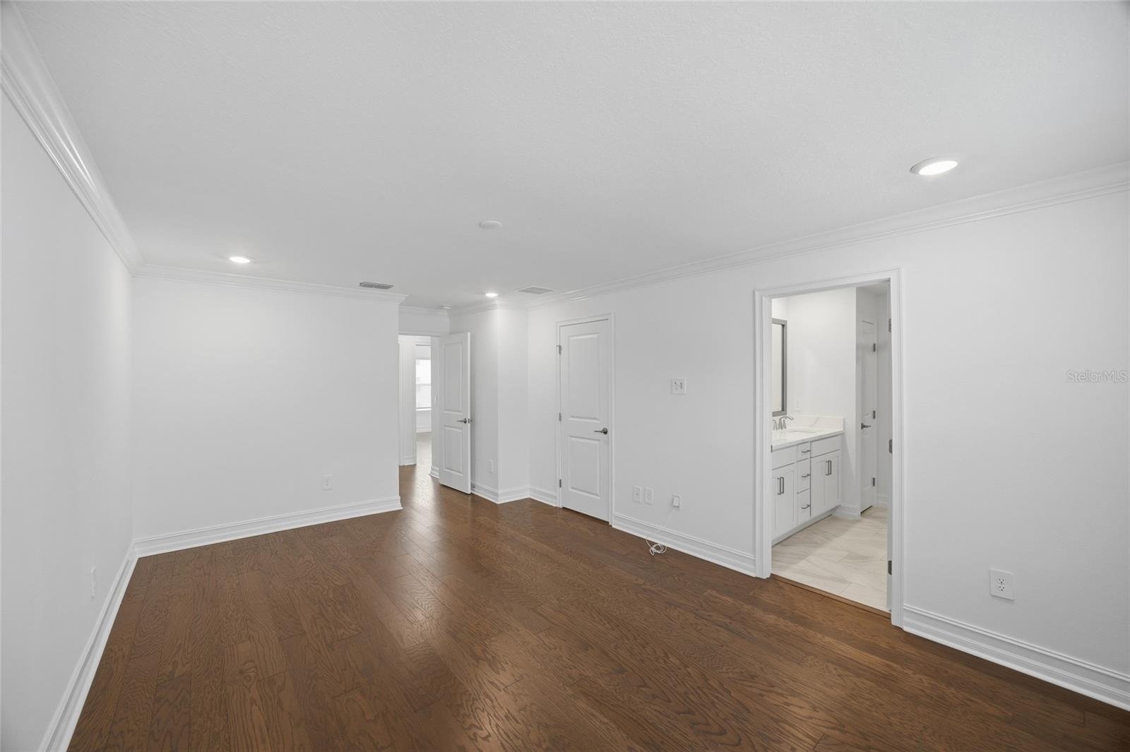 TOWNES AT MANHATTAN CROSSING - Residential Lease